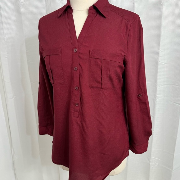 a.n.a Petite Women's A New Approach Blouse, Collared V-Neck, Burgundy, Size PM - Picture 2 of 8